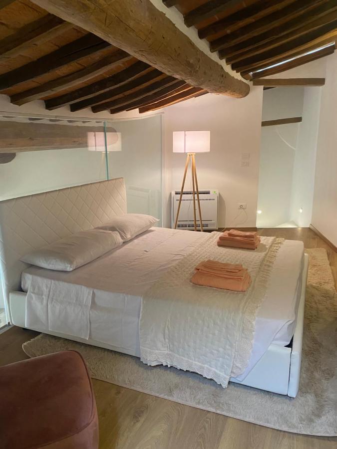 La Torre Di Borgunto - Piazza Grande Apartment อาเรซโซ ภายนอก รูปภาพ