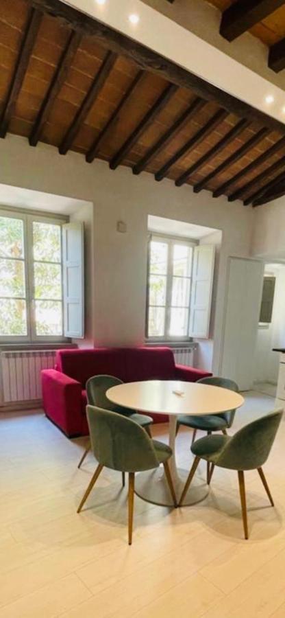 La Torre Di Borgunto - Piazza Grande Apartment อาเรซโซ ภายนอก รูปภาพ
