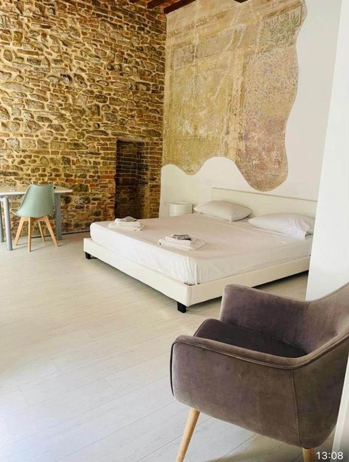 La Torre Di Borgunto - Piazza Grande Apartment อาเรซโซ ภายนอก รูปภาพ