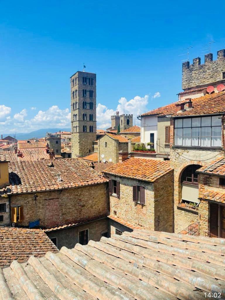La Torre Di Borgunto - Piazza Grande Apartment อาเรซโซ ภายนอก รูปภาพ